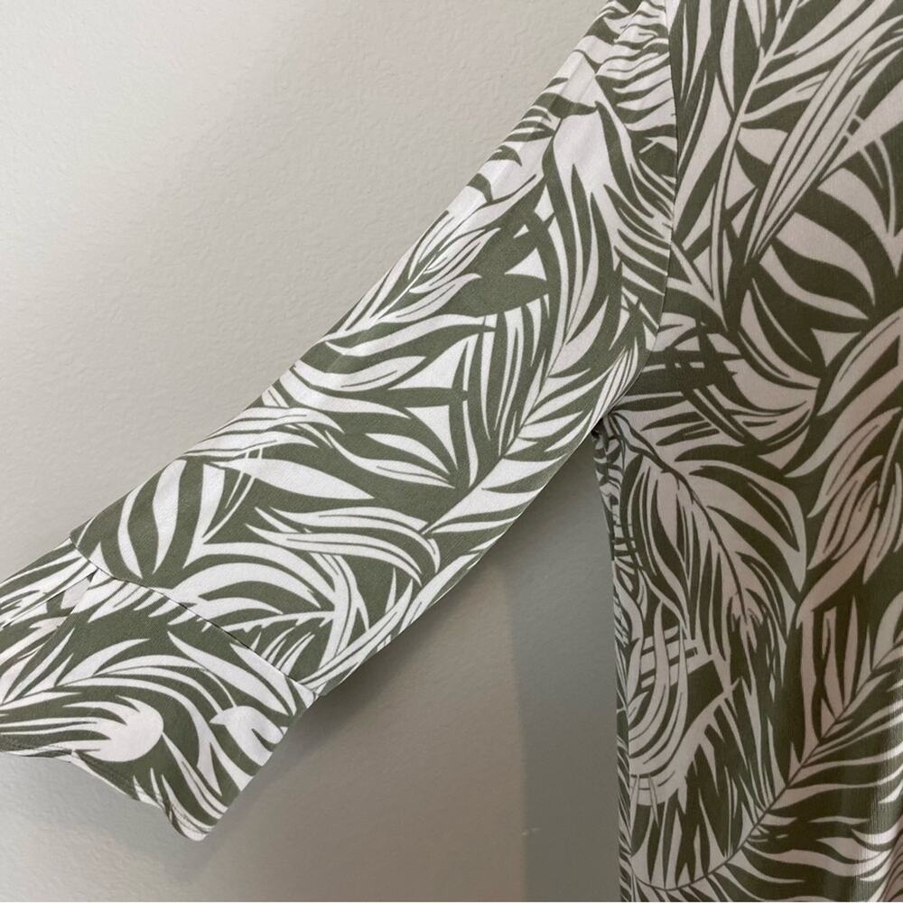 Chico's Travelers Green Off White Leaf Print Sliny Knit Kimono 2 - Picture 4 of 8